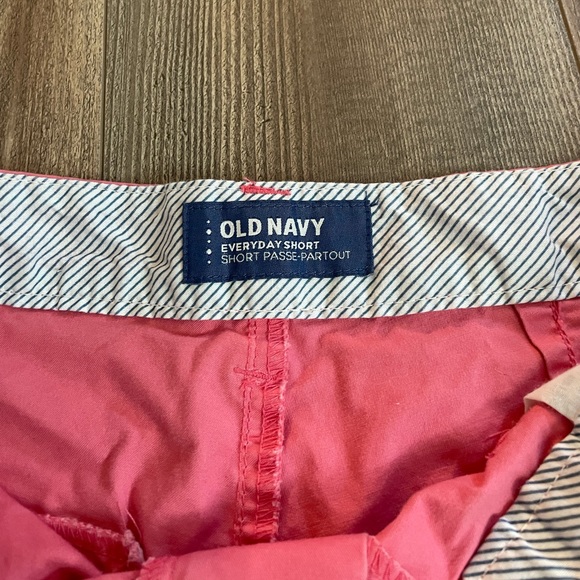 Old Navy Shorts - Picture 3 of 4